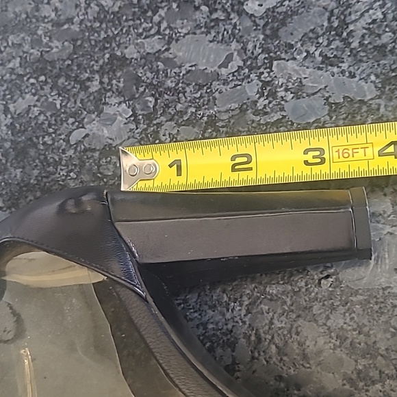 Nine West Leather Ankle Strap Square Toe Heels - Size 6 - Picture 15 of 15